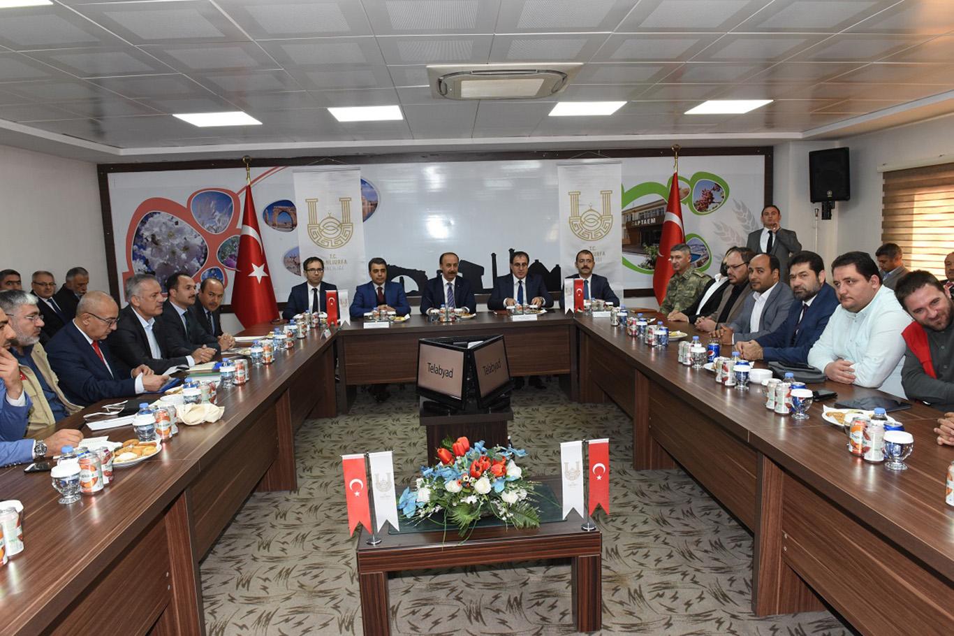 "Suriye halkı, karşı karşıya kaldığı bu yıkımı ve savaşı hak etmiyor" "Suriye halkı, karşı karşıya kaldığı bu yıkımı ve savaşı hak etmiyor"